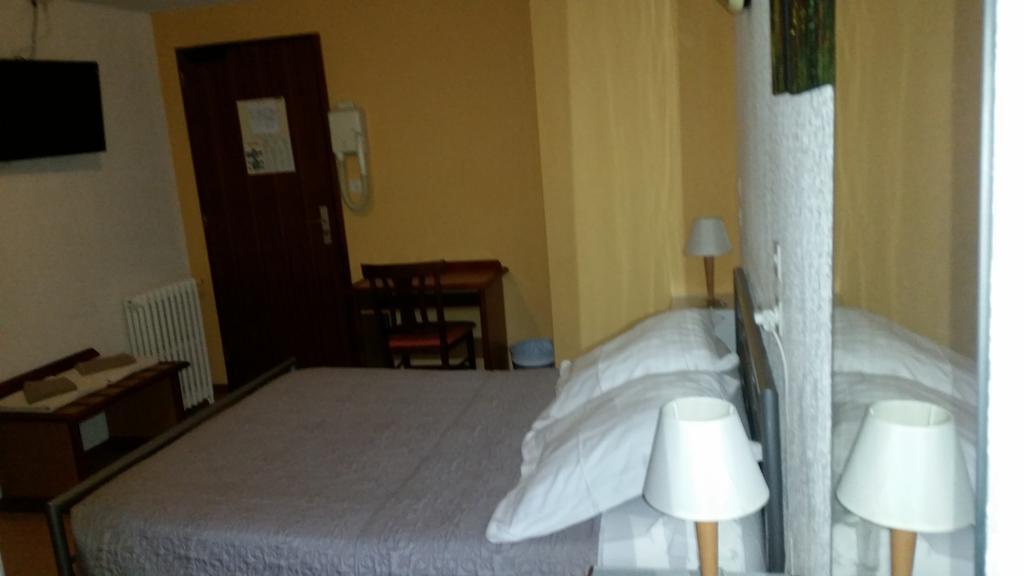 Hotel Des Touristes Pierrefitte-Nestalas Kültér fotó